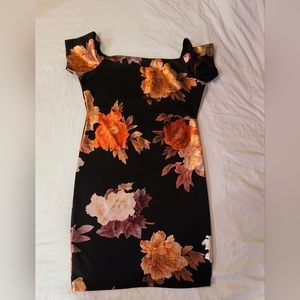 3 vestidos en buenas condiciones